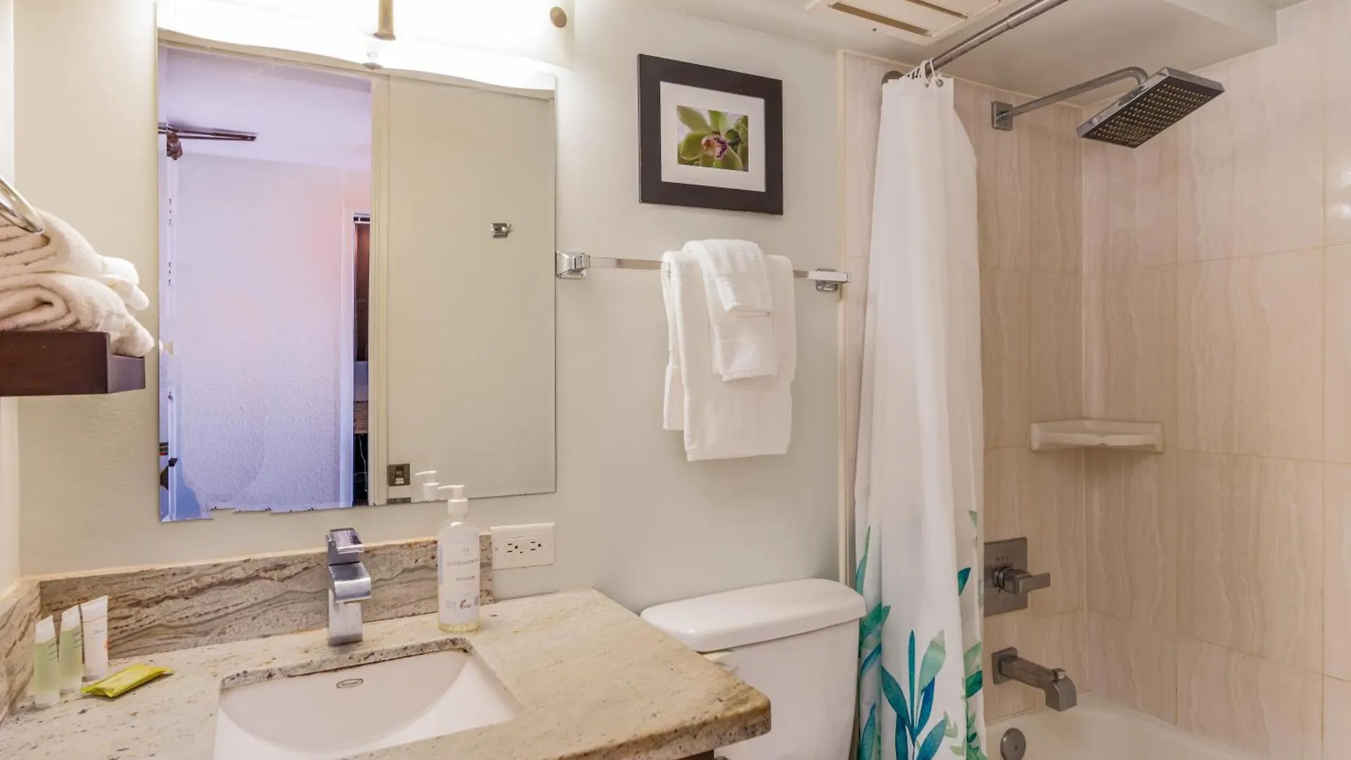 Island Colony Suites Honolulu Apartment