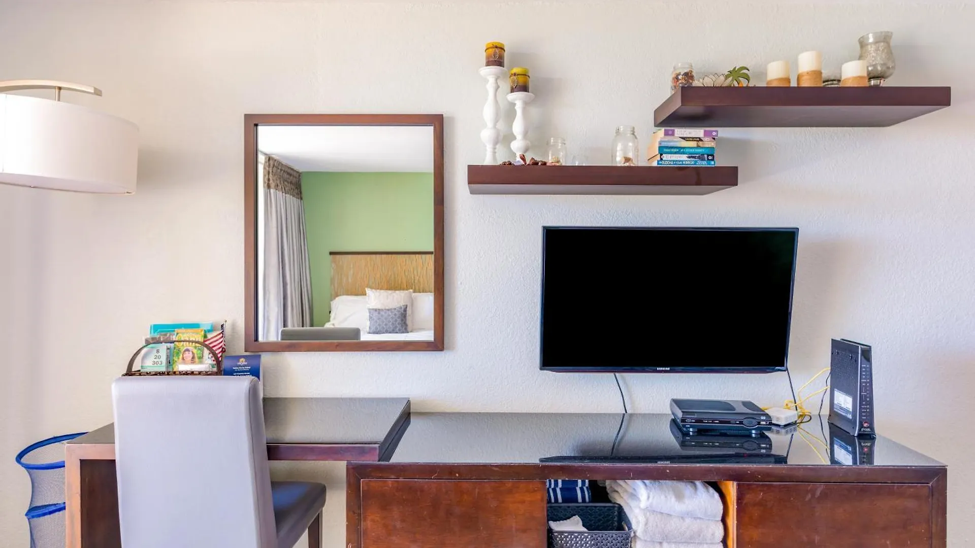 Island Colony Suites Honolulu
