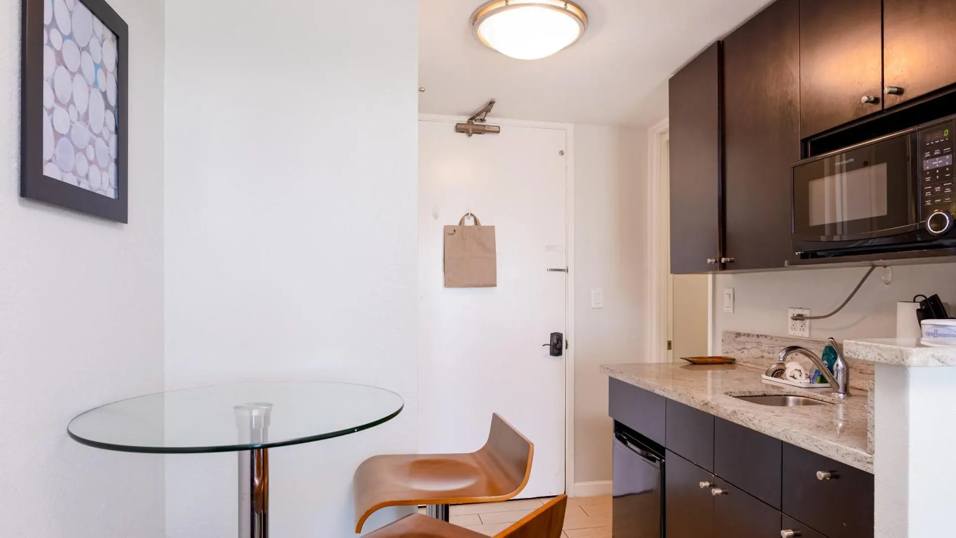 Island Colony Suites Honolulu
