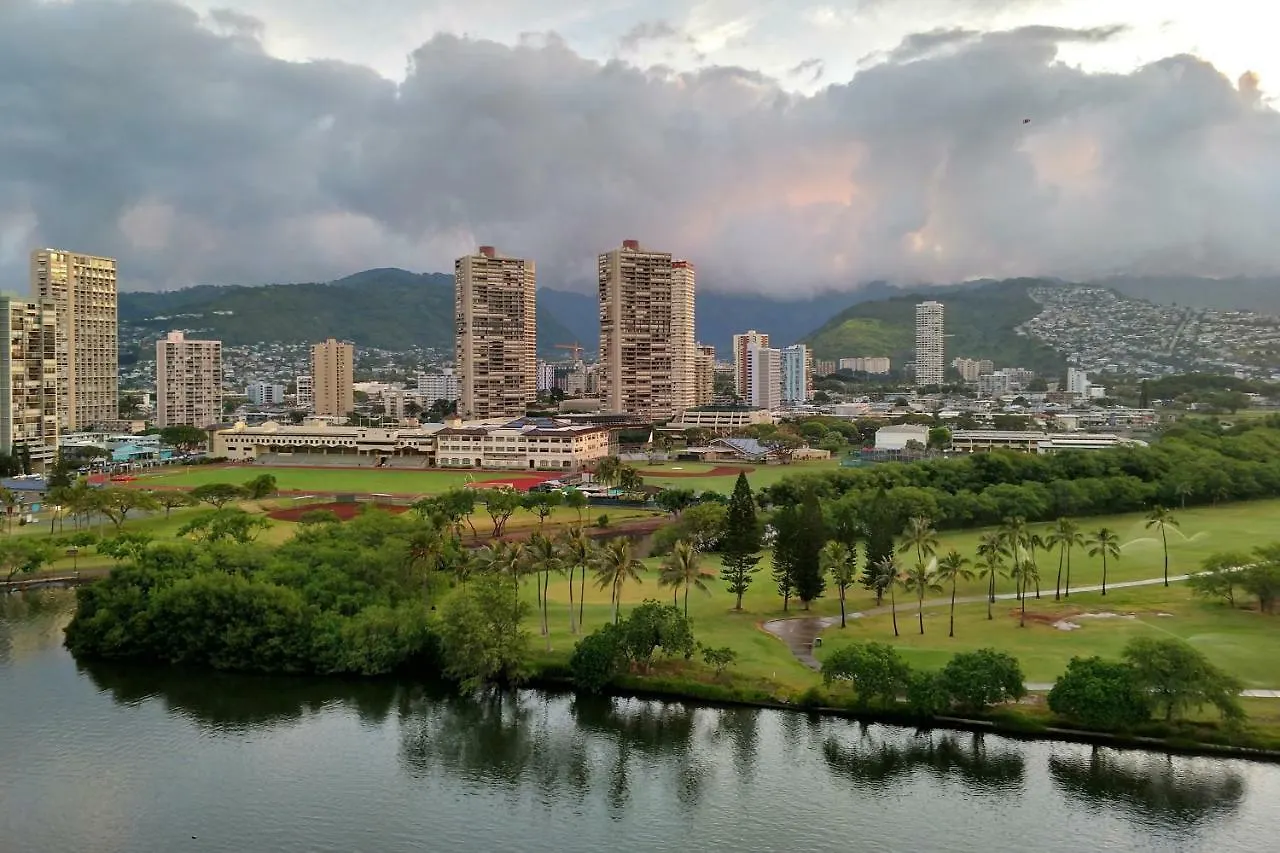 Island Colony Suites Honolulu